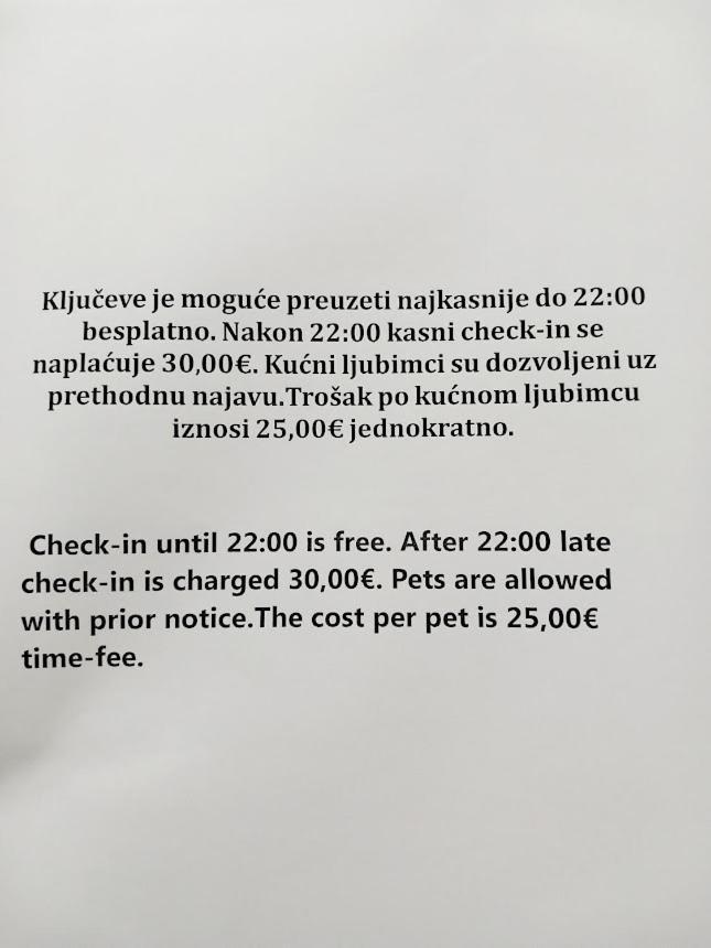 Studio Apartman Krila Wings- Parking In Garage Zagreb Exterior foto
