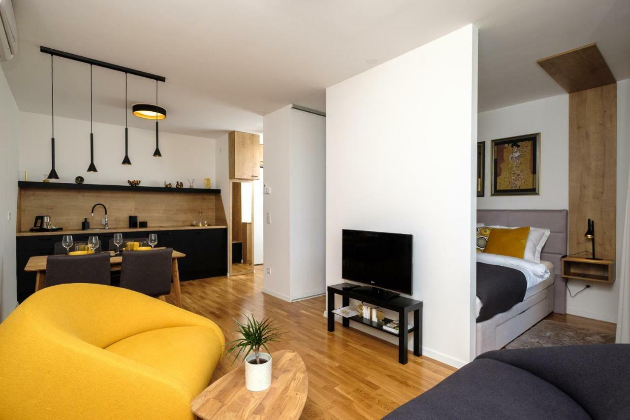 Studio Apartman Krila Wings- Parking In Garage Zagreb Exterior foto