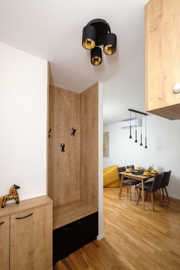 Studio Apartman Krila Wings- Parking In Garage Zagreb Exterior foto