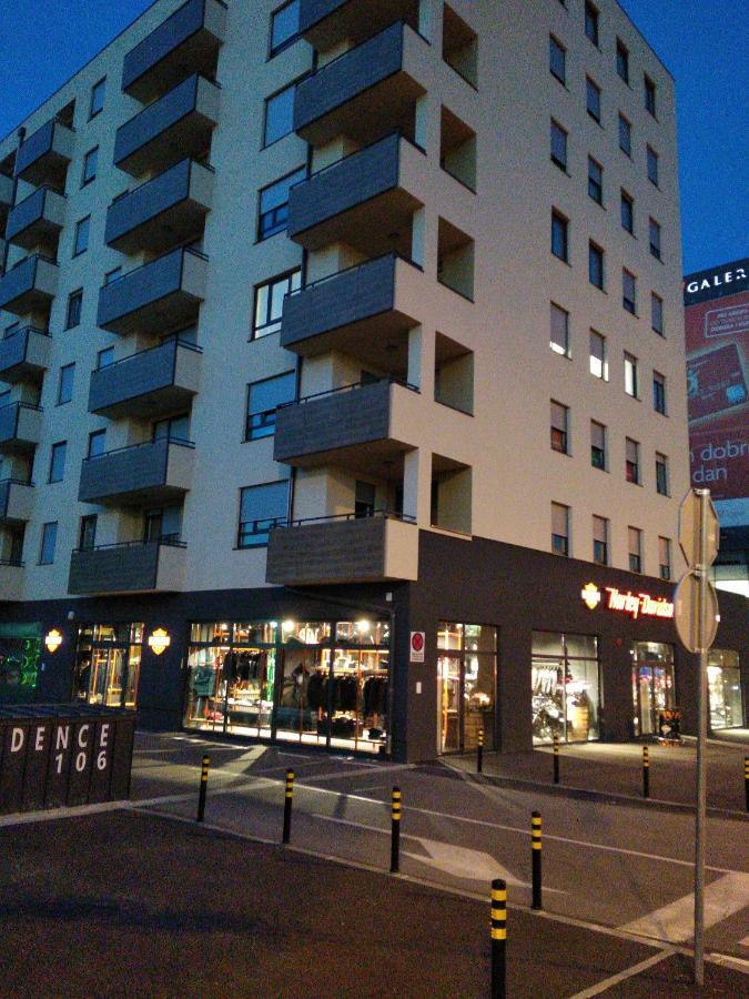 Studio Apartman Krila Wings- Parking In Garage Zagreb Exterior foto